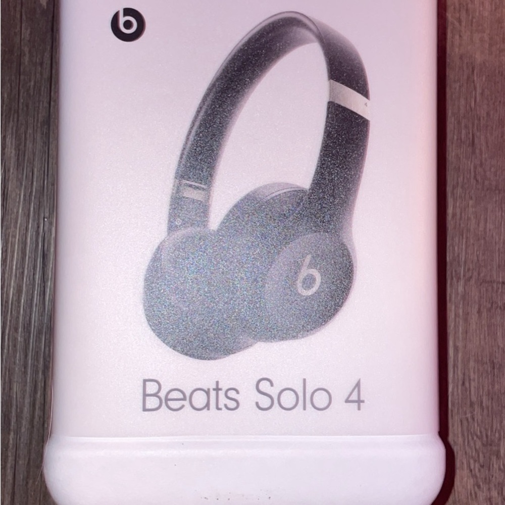 Beats Solo 4 Headphones - Black